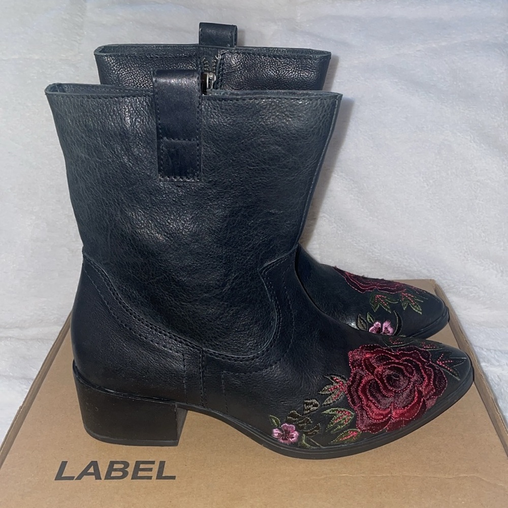 NWT Sheridan Mia SHALLOT Black Leather Embroidered Boot - Picture 9 of 15